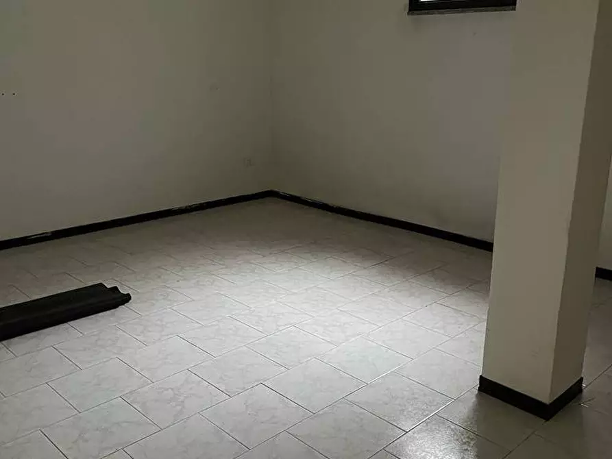 Immagine 29 di Locale commerciale in affitto  in via Europa a Salerano Sul Lambro