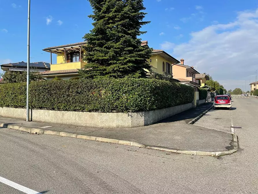 Immagine 3 di Villa in vendita  in via Gabriele D?annunzio a Salerano Sul Lambro