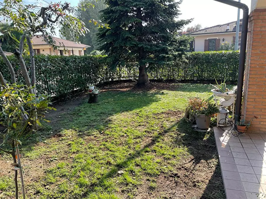 Immagine 4 di Villa in vendita  in via Gabriele D?annunzio a Salerano Sul Lambro