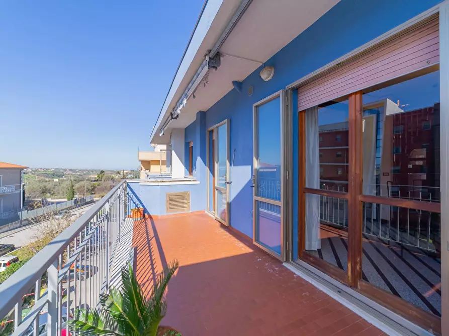 Immagine 13 di Appartamento in vendita  in VIA DEI CONTI RICCI a Vasto