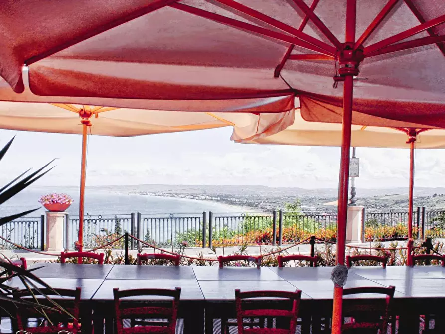 Immagine 2 di Attività commerciale in vendita  in VIA ADRIATICA a Vasto