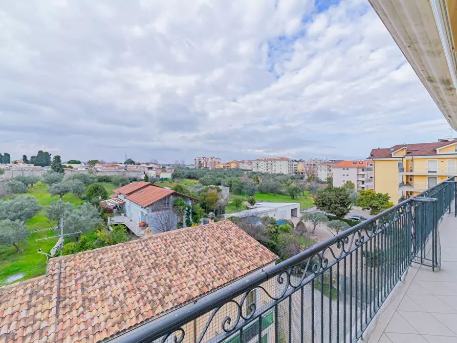 Immagine 24 di Appartamento in vendita  in VIA CATONE a Vasto