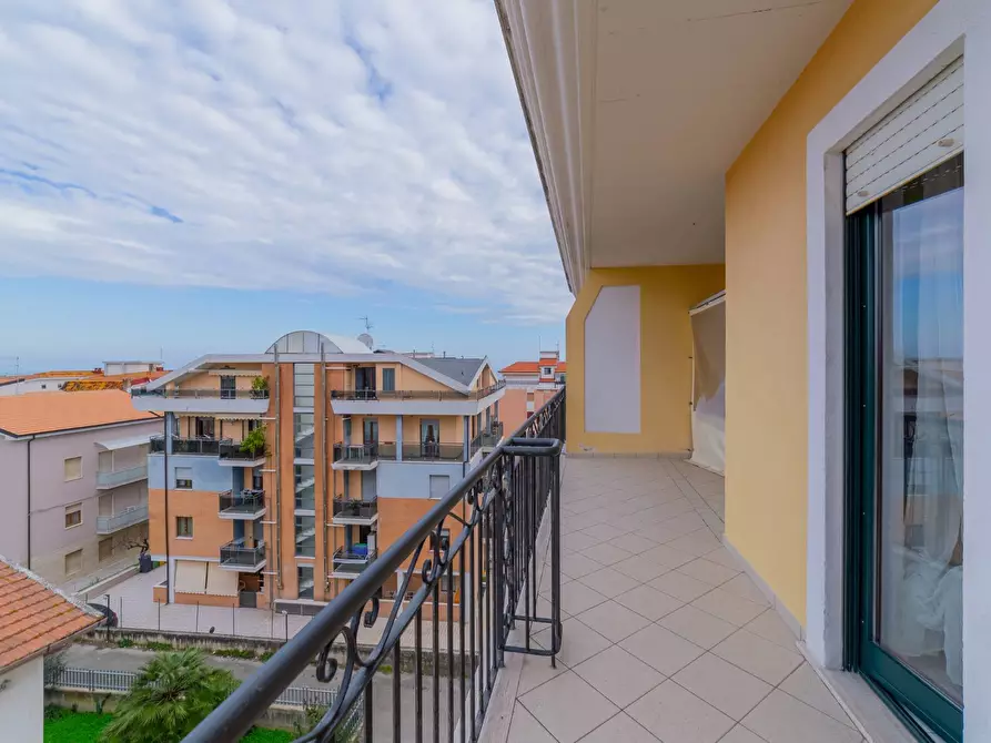 Immagine 23 di Appartamento in vendita  in VIA CATONE a Vasto