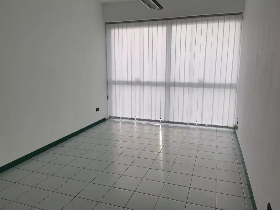 Immagine 2 di Ufficio in affitto  a Marcon