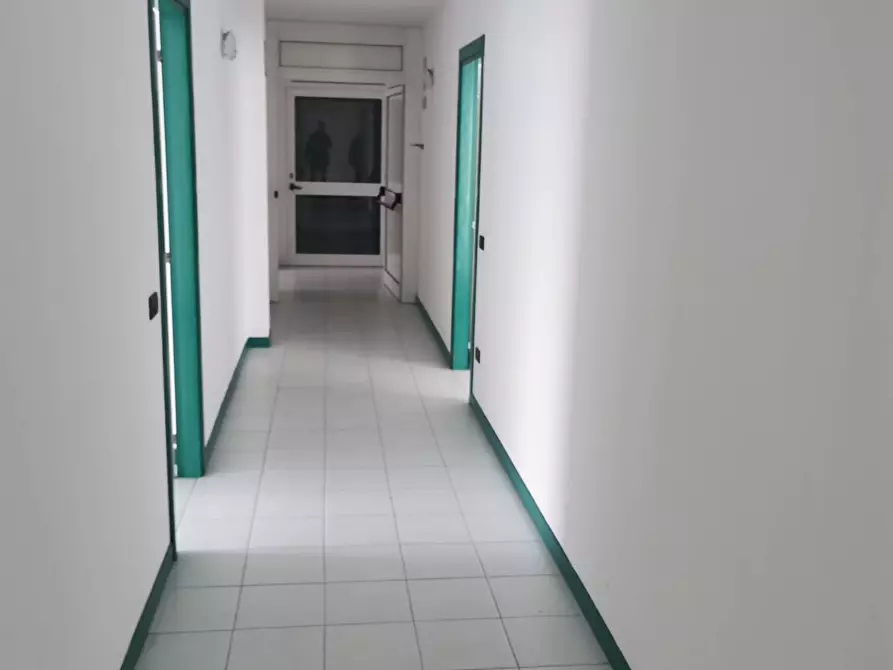 Immagine 5 di Ufficio in affitto  a Marcon