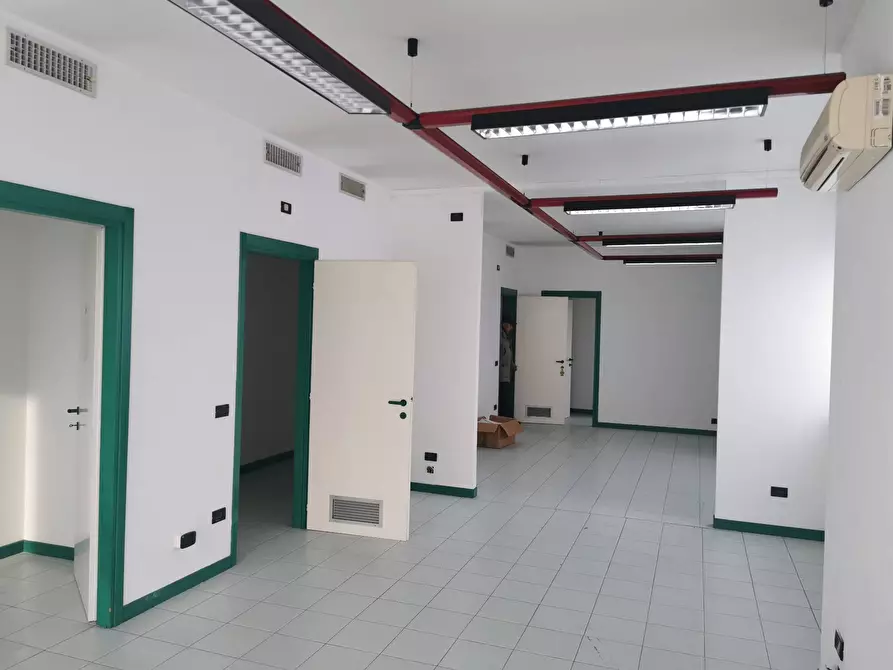 Immagine 8 di Ufficio in affitto  a Marcon