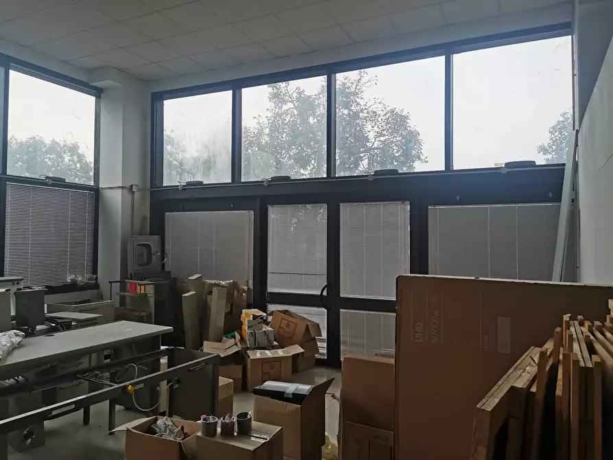 Immagine 3 di Capannone industriale in affitto  a Marcon