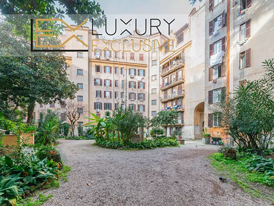 Immagine 21 di Appartamento in vendita  in Piazza Salerno a Roma