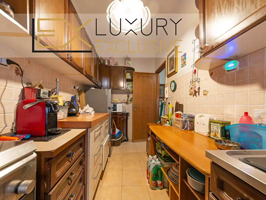 Immagine 13 di Appartamento in vendita  in Via Berengario a Roma