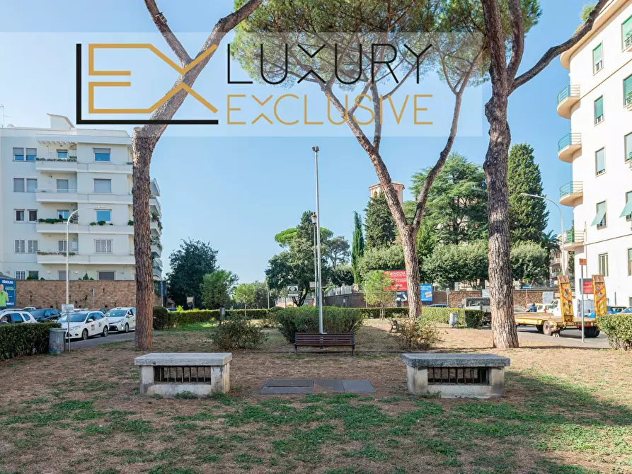 Immagine 8 di Appartamento in vendita  in Via Dei Monti Parioli a Roma