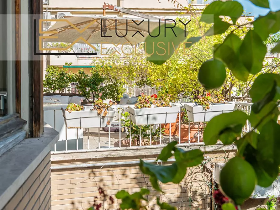 Immagine 29 di Appartamento in vendita  in Via Dei Monti Parioli a Roma