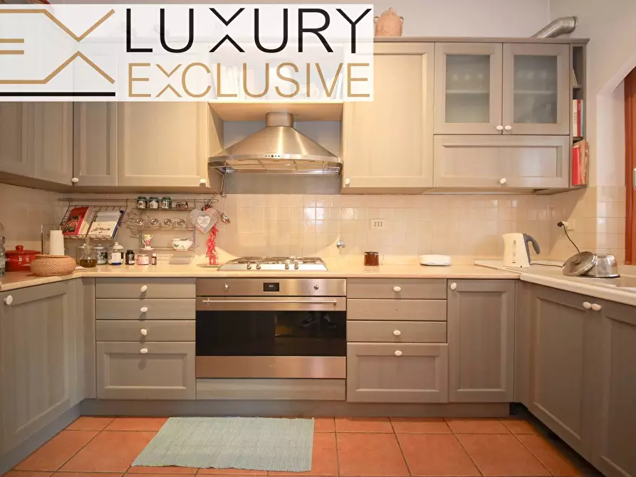 Immagine 21 di Appartamento in vendita  in via mascagni a Roma