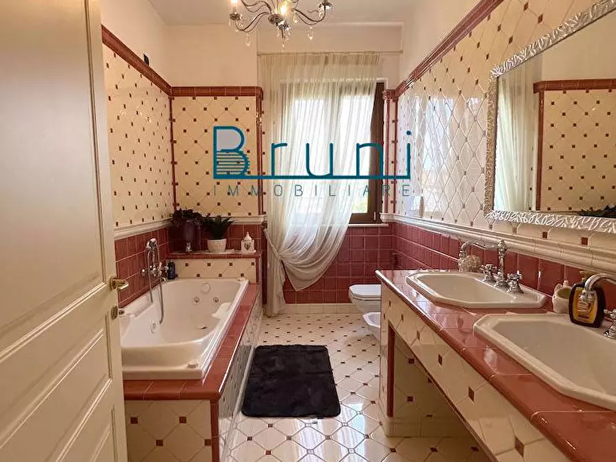 Immagine 24 di Appartamento in vendita  in Via Della Liberazione a San Benedetto Del Tronto