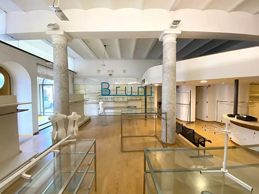 Immagine 3 di Locale commerciale in affitto  in Via Nazzario Sauro a San Benedetto Del Tronto