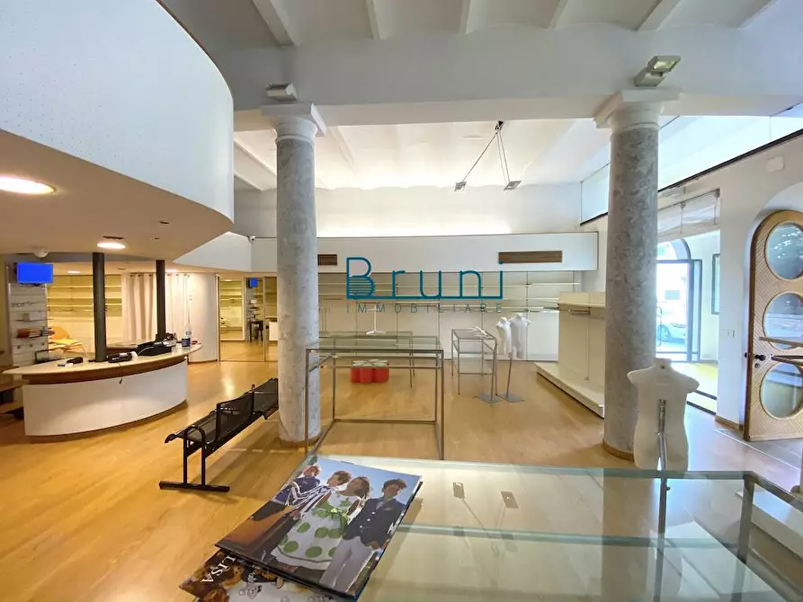 Immagine 5 di Locale commerciale in affitto  in Via Nazzario Sauro a San Benedetto Del Tronto