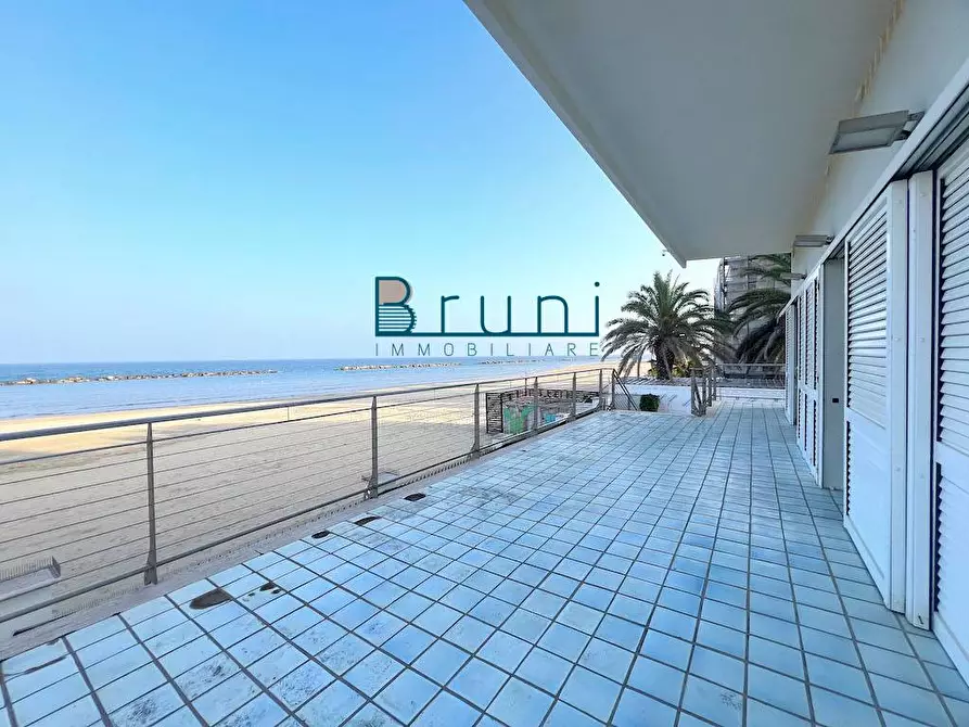 Immagine 11 di Villa in vendita  in Lungomare della Repubblica a Grottammare