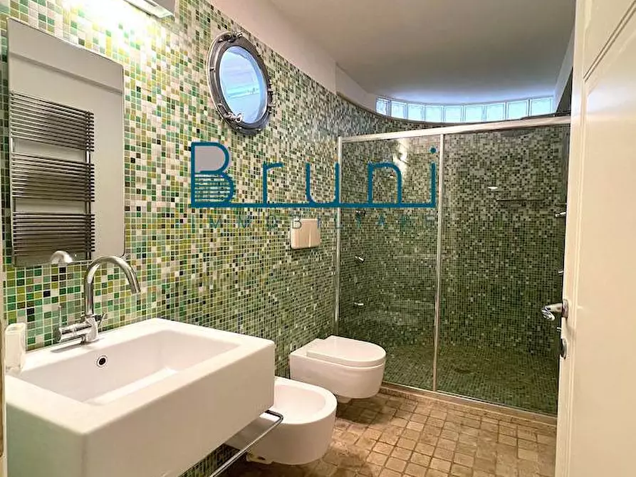 Immagine 28 di Villa in vendita  in Lungomare della Repubblica a Grottammare