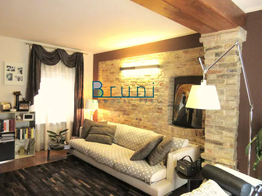 Immagine 3 di Casa indipendente in vendita  in Via Mare a San Benedetto Del Tronto