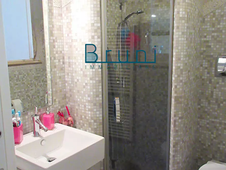 Immagine 14 di Casa indipendente in vendita  in Via Mare a San Benedetto Del Tronto