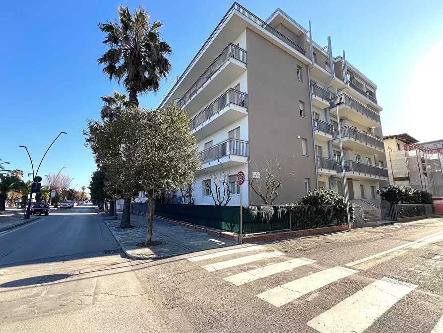 Immagine 14 di Appartamento in vendita  in Via Spontini a San Benedetto Del Tronto