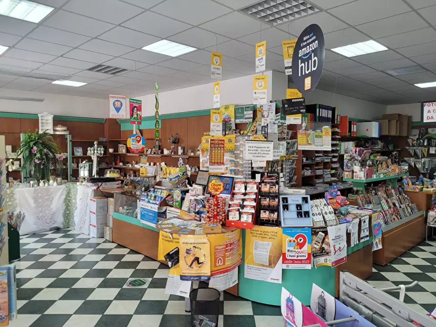 Immagine 2 di Locale commerciale in vendita  in via roma a Castelbelforte