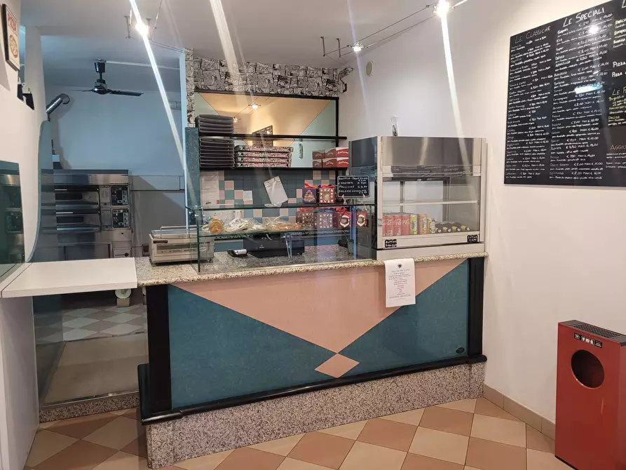 Immagine 1 di Attività commerciale in vendita  in via roma a Isola Rizza