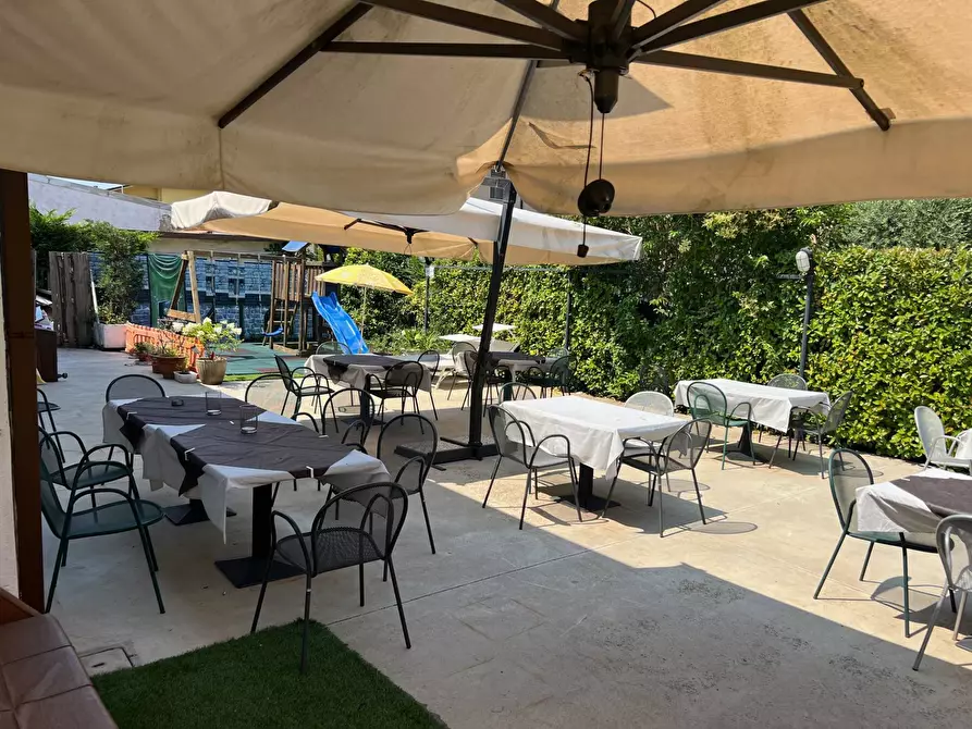 Immagine 4 di Locale commerciale in vendita  a Villafranca Di Verona