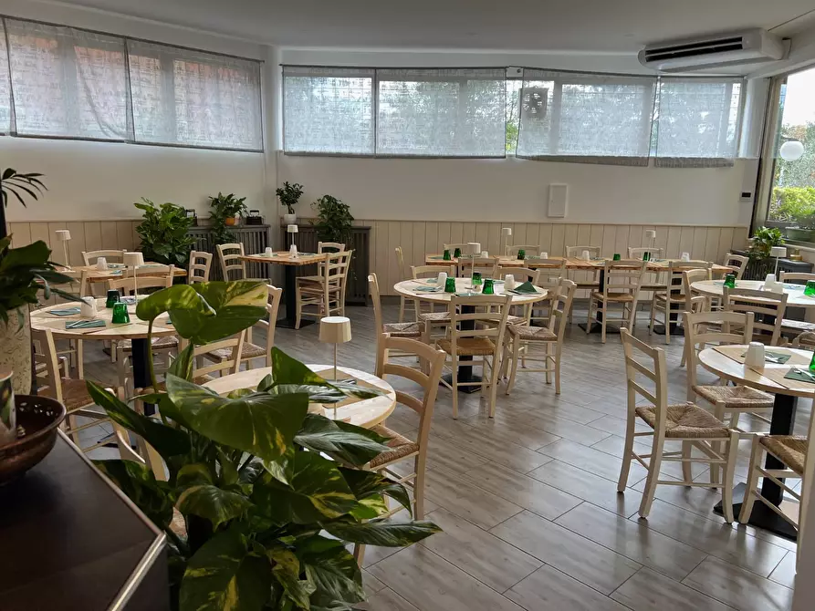 Immagine 6 di Locale commerciale in vendita  in via Quarto Ponte a Verona