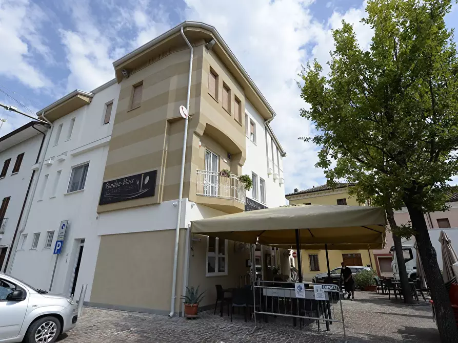 Immagine 11 di Locale commerciale in affitto  in via roma a Mantova