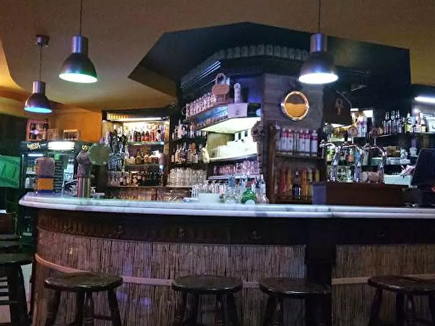 Immagine 1 di Bar / Ristorante in vendita  in via roma a Salò