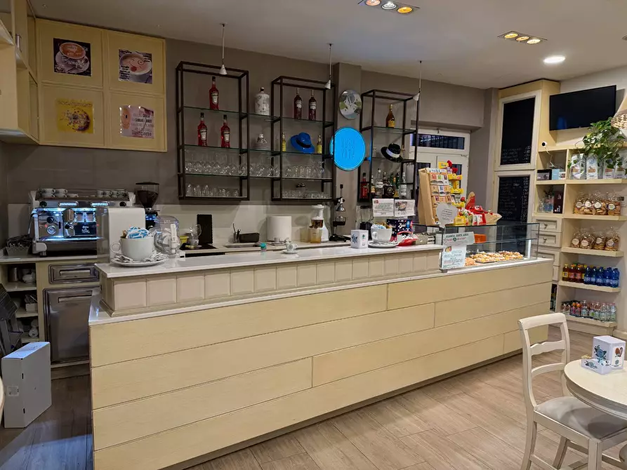 Immagine 13 di Bar / Ristorante in vendita  a Verona