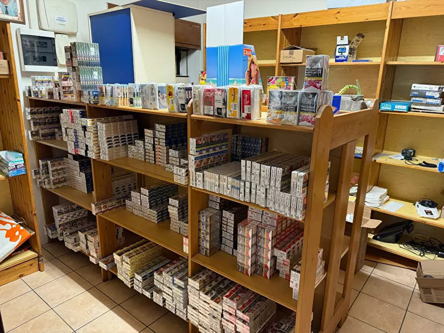 Immagine 5 di Attività commerciale in vendita  a San Pietro In Cariano