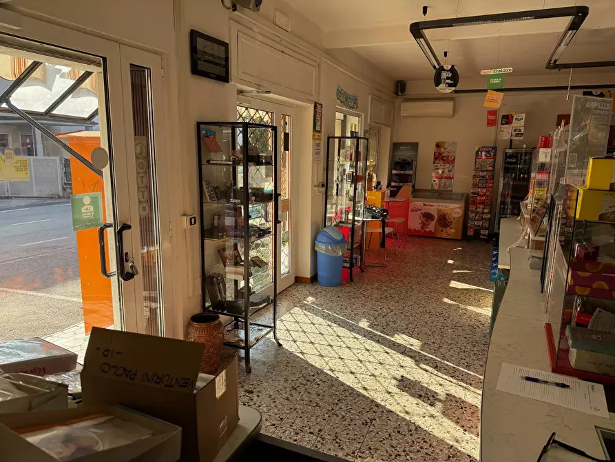 Immagine 7 di Attività commerciale in vendita  a San Pietro In Cariano