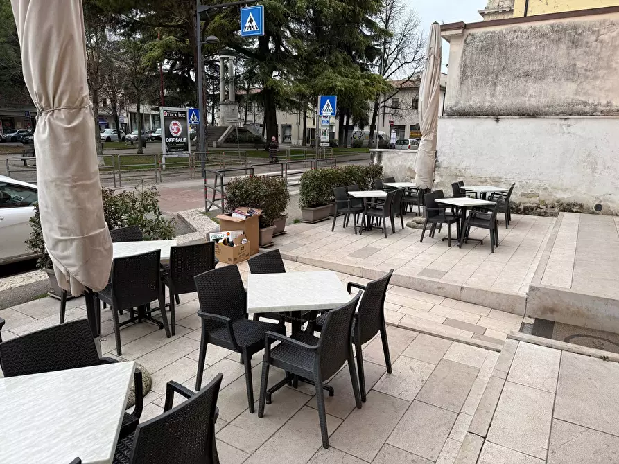 Immagine 10 di Locale commerciale in vendita  a Verona