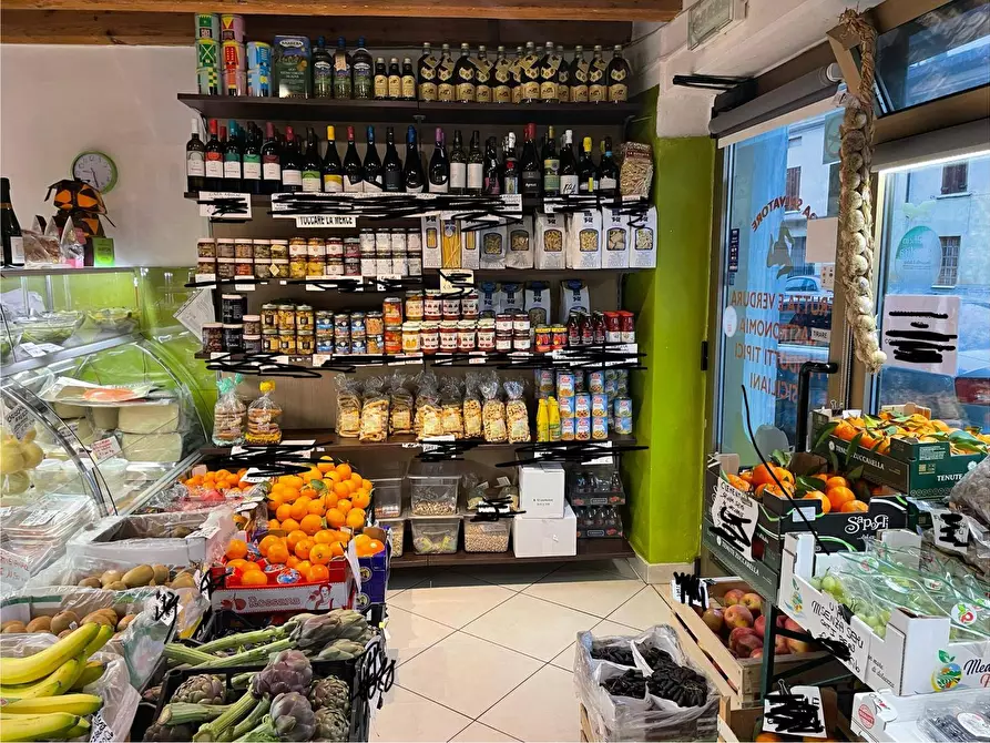 Immagine 2 di Locale commerciale in vendita  in via roma a Marmirolo