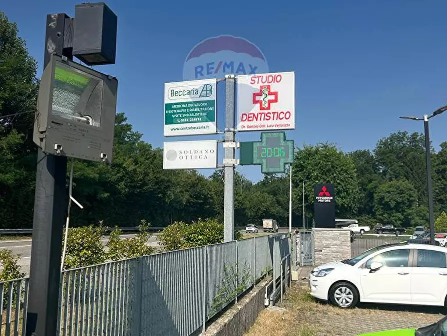 Immagine 21 di Ufficio in affitto  in Via Lungolago di Calcinate a Varese