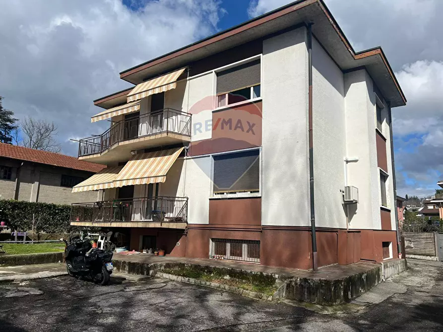 Immagine 1 di Casa bifamiliare in vendita  in via Recalcati a Varese