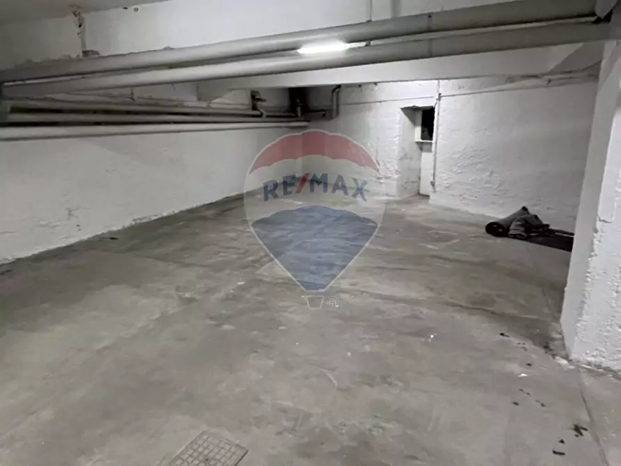 Immagine 2 di Magazzino in affitto  in via degli Omenoni a Milano