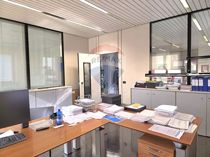 Immagine 11 di Ufficio in affitto  a Milano