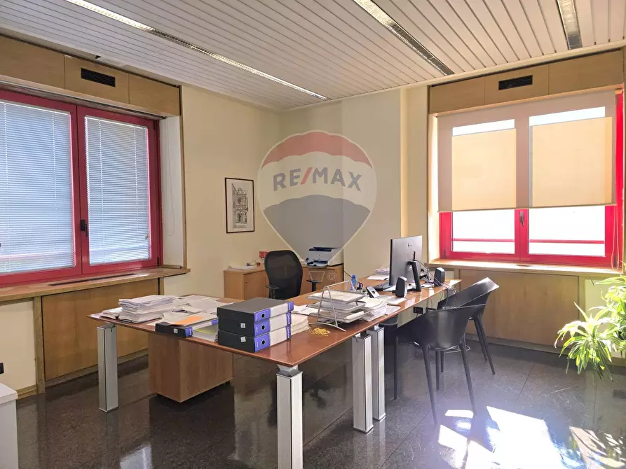 Immagine 12 di Ufficio in affitto  a Milano
