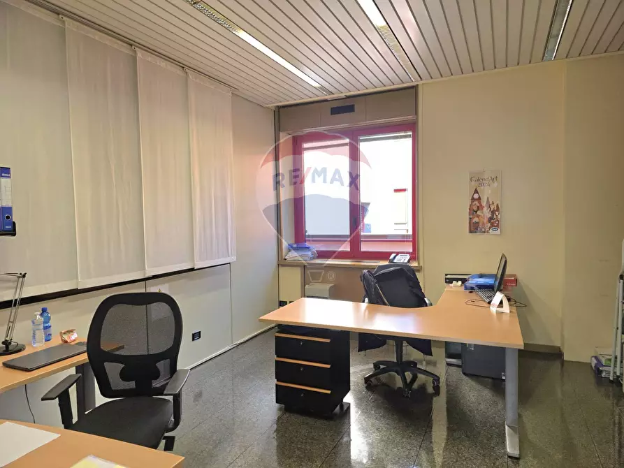 Immagine 14 di Ufficio in affitto  a Milano