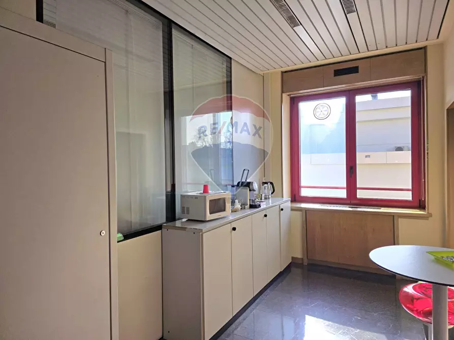 Immagine 3 di Ufficio in affitto  a Milano
