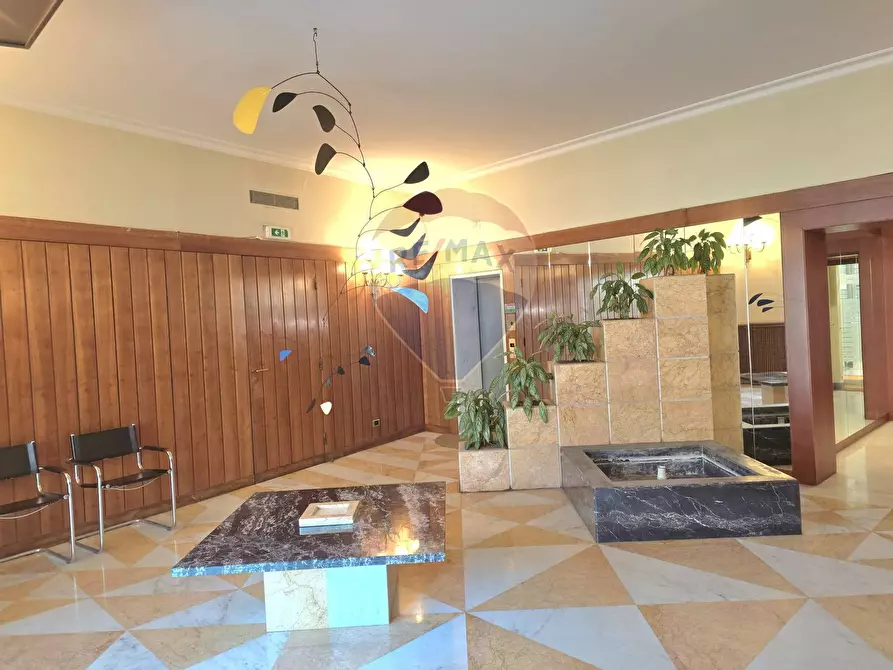 Immagine 17 di Ufficio in affitto  a Milano