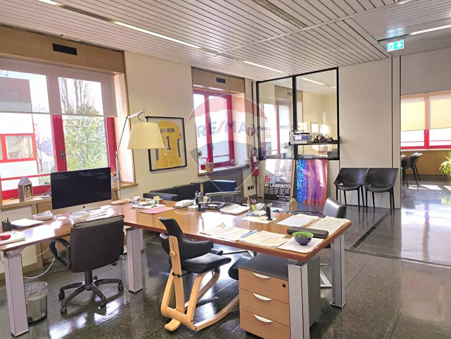 Immagine 8 di Ufficio in affitto  a Milano