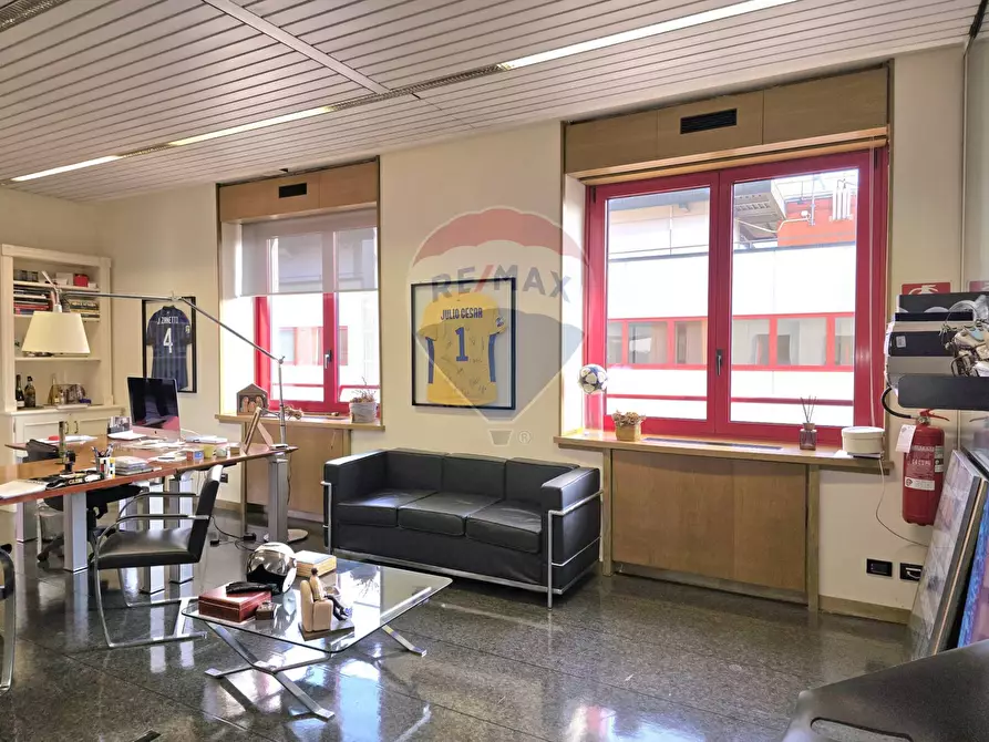 Immagine 9 di Ufficio in affitto  a Milano