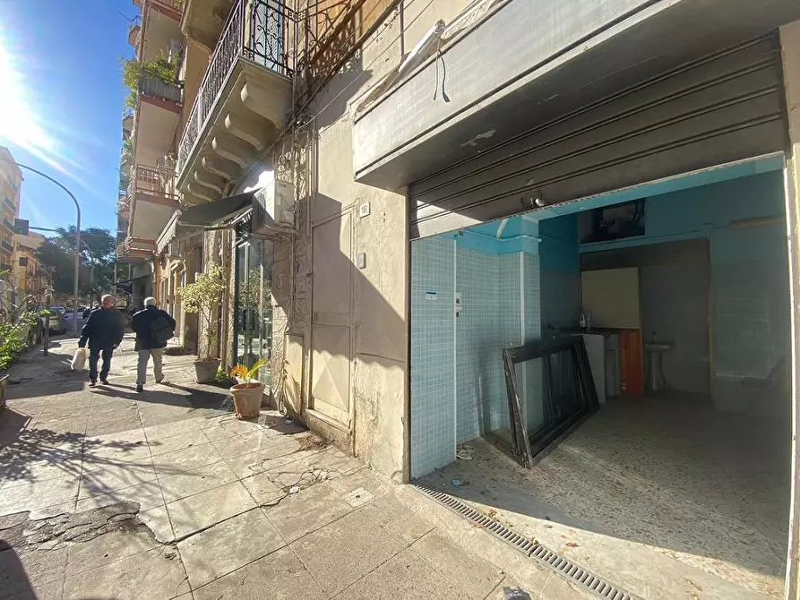 Immagine 1 di Locale commerciale in affitto  in Via Pindemonte a Palermo