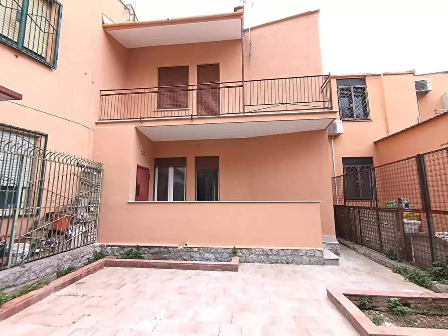 Immagine 1 di Casa indipendente in affitto  in Viale Luigi Castiglia a Palermo