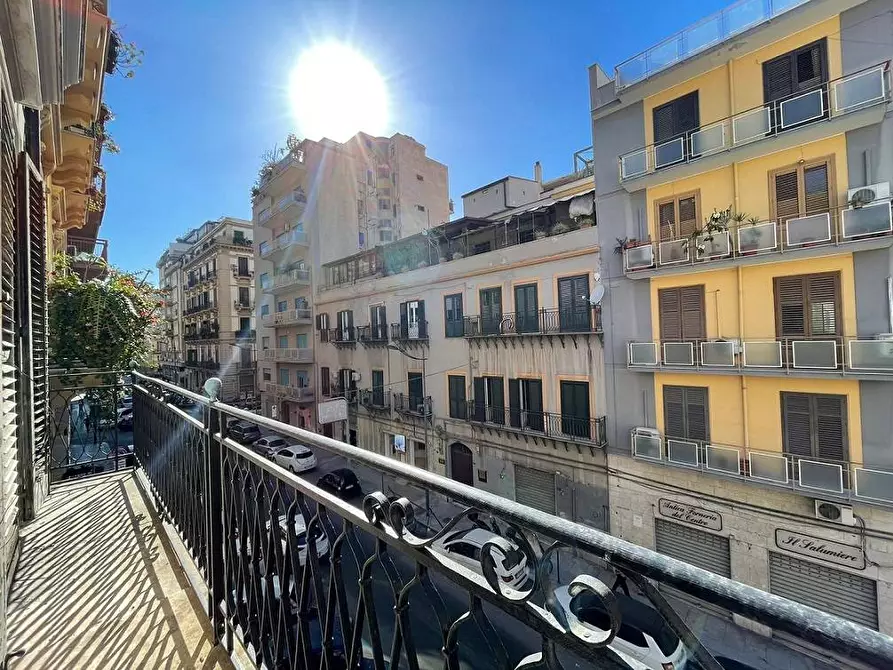 Immagine 5 di Appartamento in vendita  in via mariano stabile a Palermo