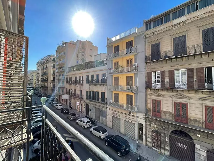 Immagine 10 di Appartamento in vendita  in via mariano stabile a Palermo