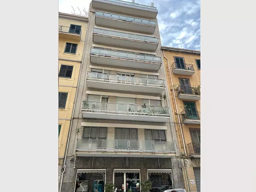Immagine 25 di Appartamento in vendita  in Via Mariano Stabile a Palermo